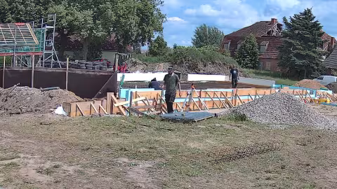 Baustelle vor dem Gießen der Bodenplatte